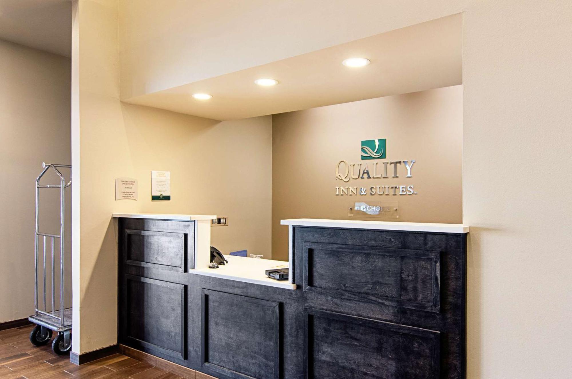 Quality Inn & Suites Near Tanger Outlet Mall Gonzales Luaran gambar