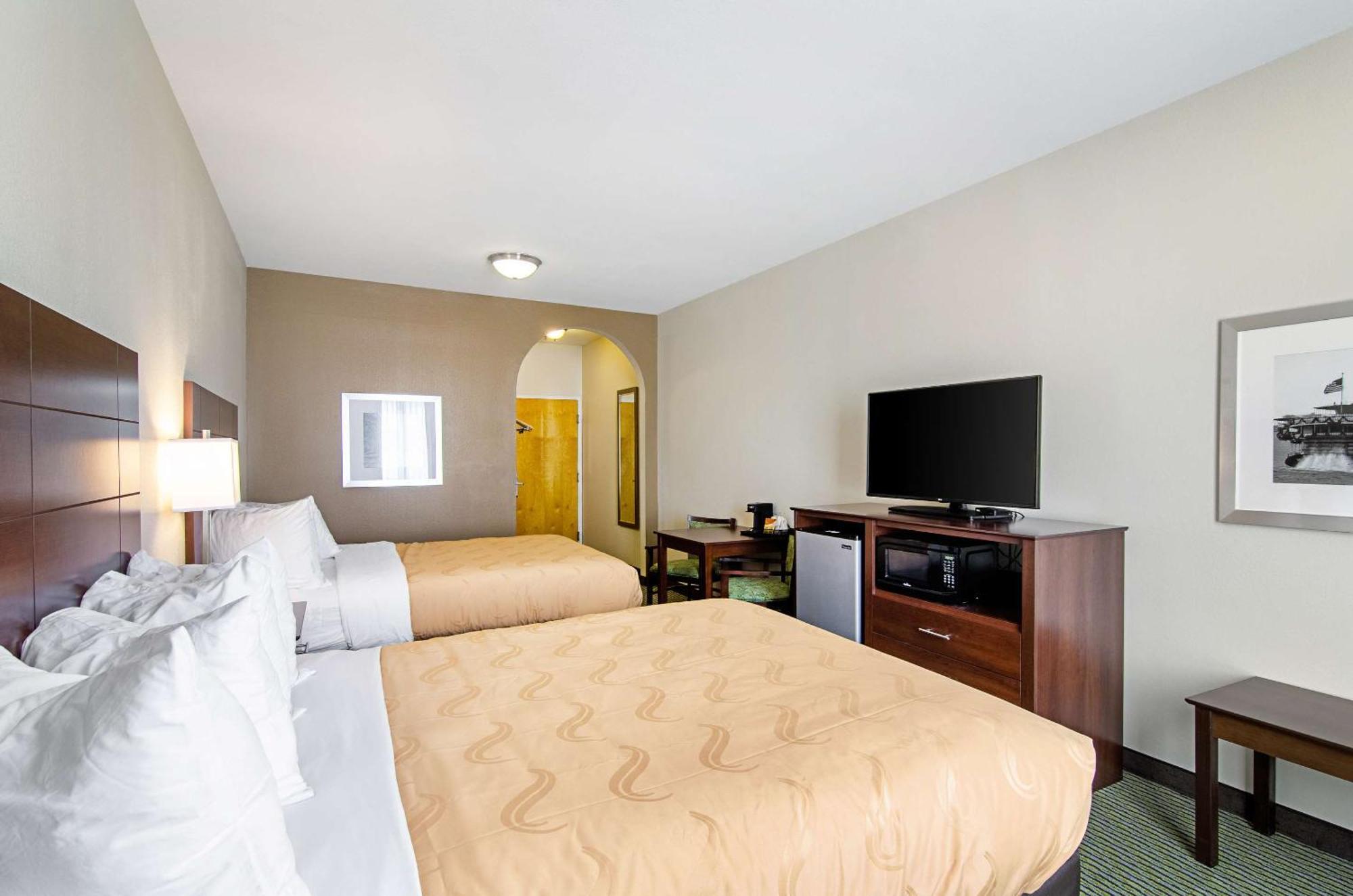 Quality Inn & Suites Near Tanger Outlet Mall Gonzales Luaran gambar