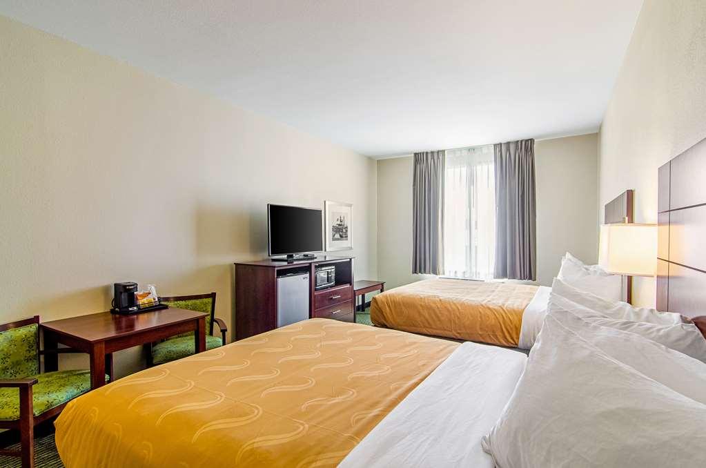 Quality Inn & Suites Near Tanger Outlet Mall Gonzales Bilik gambar