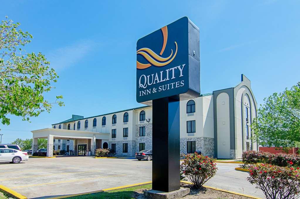 Quality Inn & Suites Near Tanger Outlet Mall Gonzales Luaran gambar