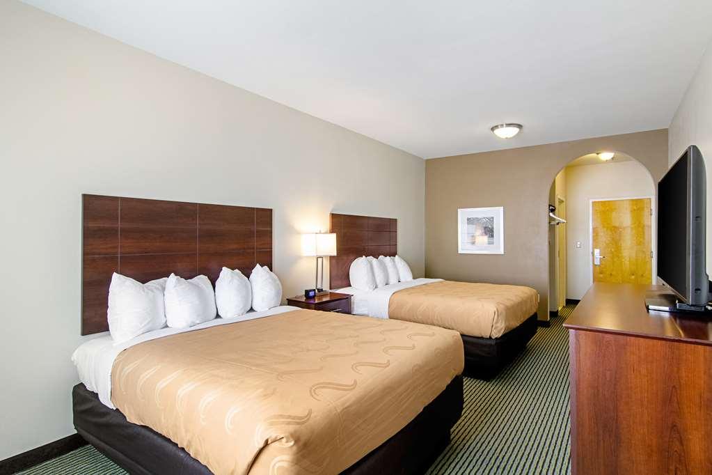 Quality Inn & Suites Near Tanger Outlet Mall Gonzales Bilik gambar