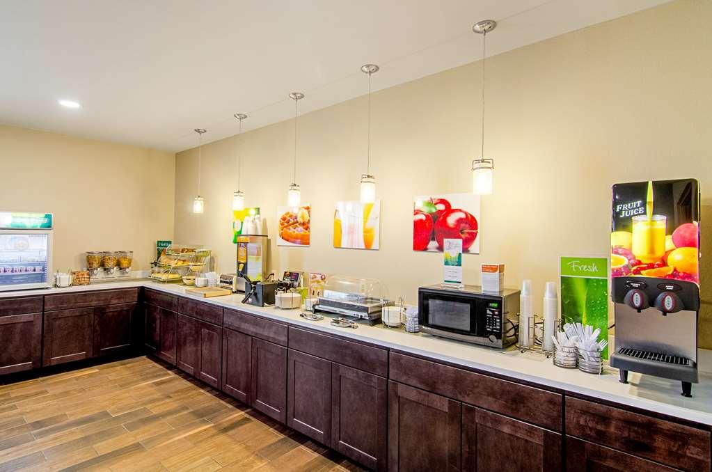 Quality Inn & Suites Near Tanger Outlet Mall Gonzales Restoran gambar