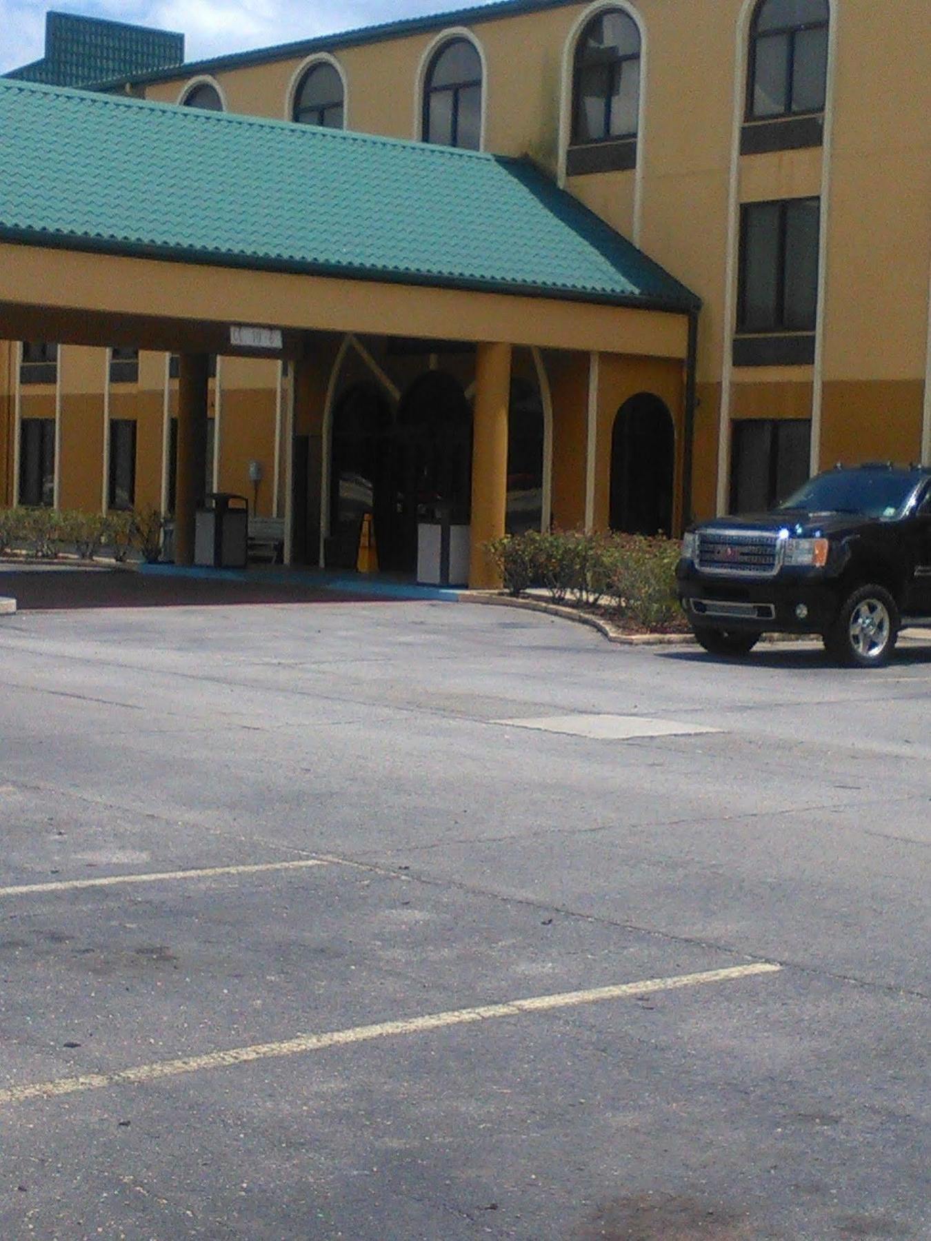 Quality Inn & Suites Near Tanger Outlet Mall Gonzales Luaran gambar