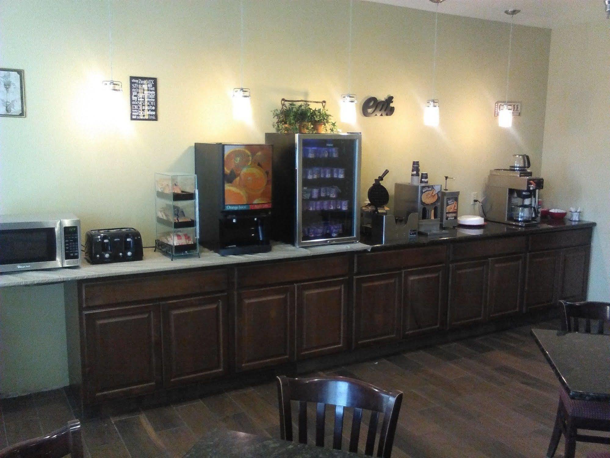 Quality Inn & Suites Near Tanger Outlet Mall Gonzales Luaran gambar